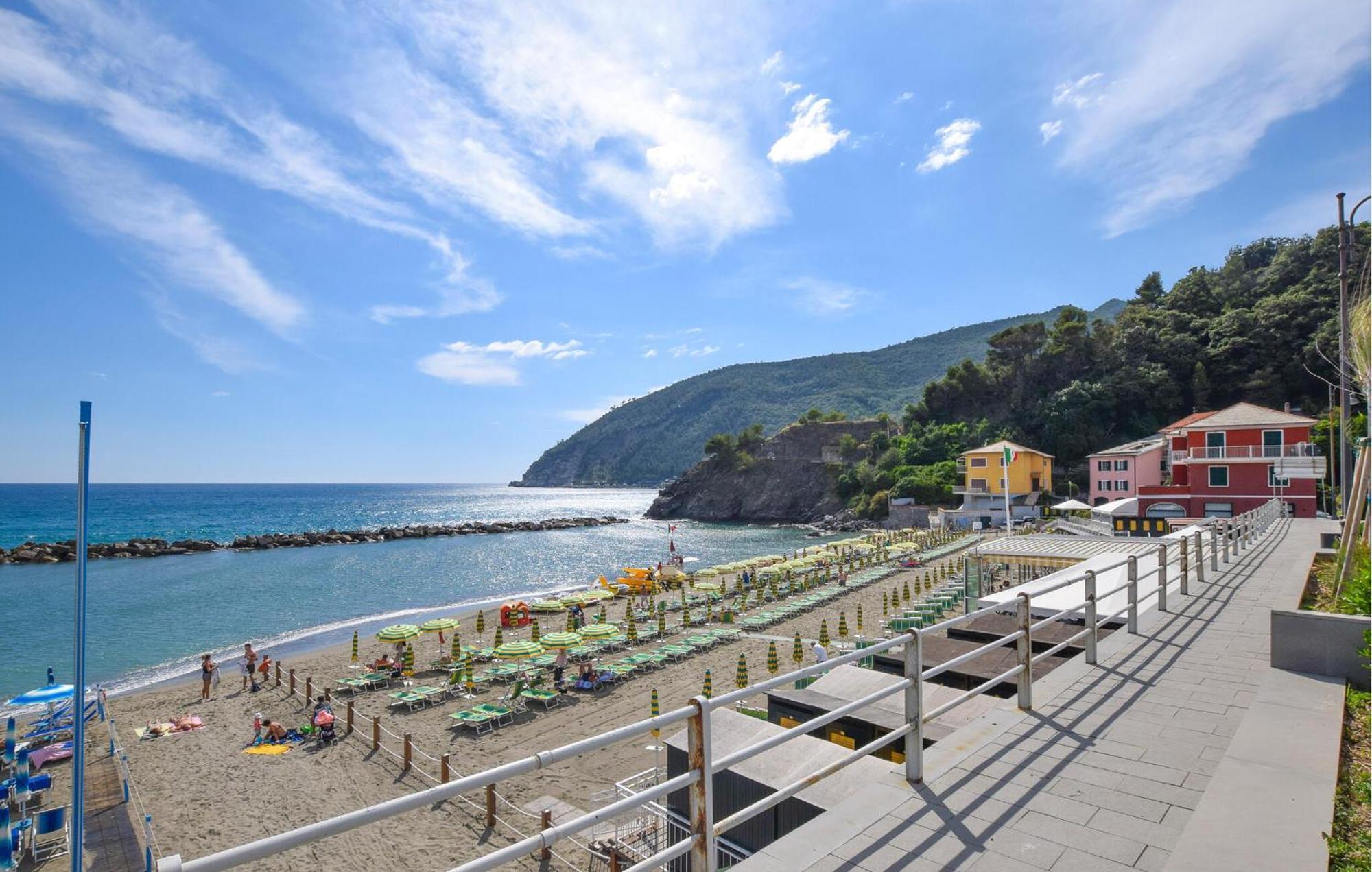 Beautiful Apartment In Moneglia With Kitchen Екстериор снимка