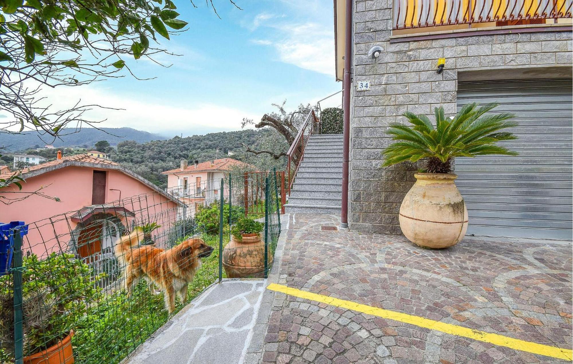 Beautiful Apartment In Moneglia With Kitchen Екстериор снимка